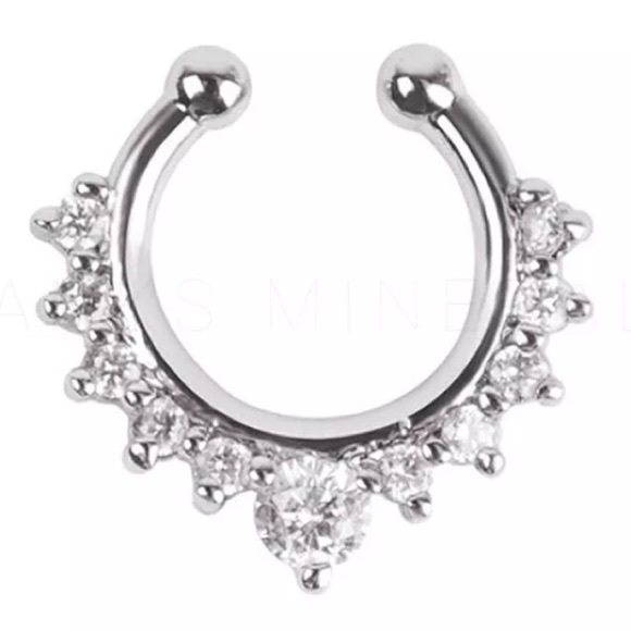 Faux crystal rhinestone silver stud nose ring boho - Picture 2 of 2